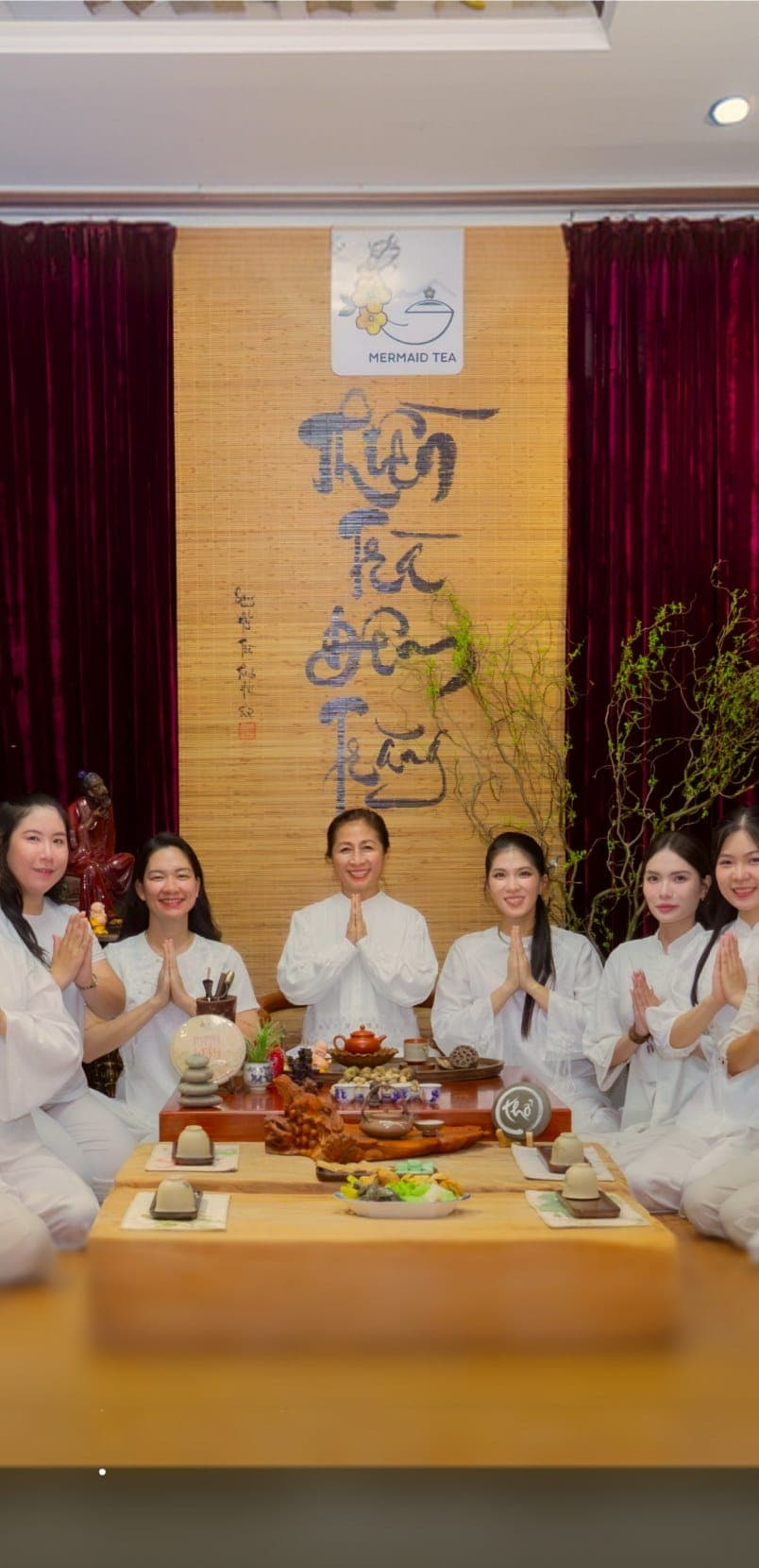 Đội ngũ Mermaid Yoga & Trà