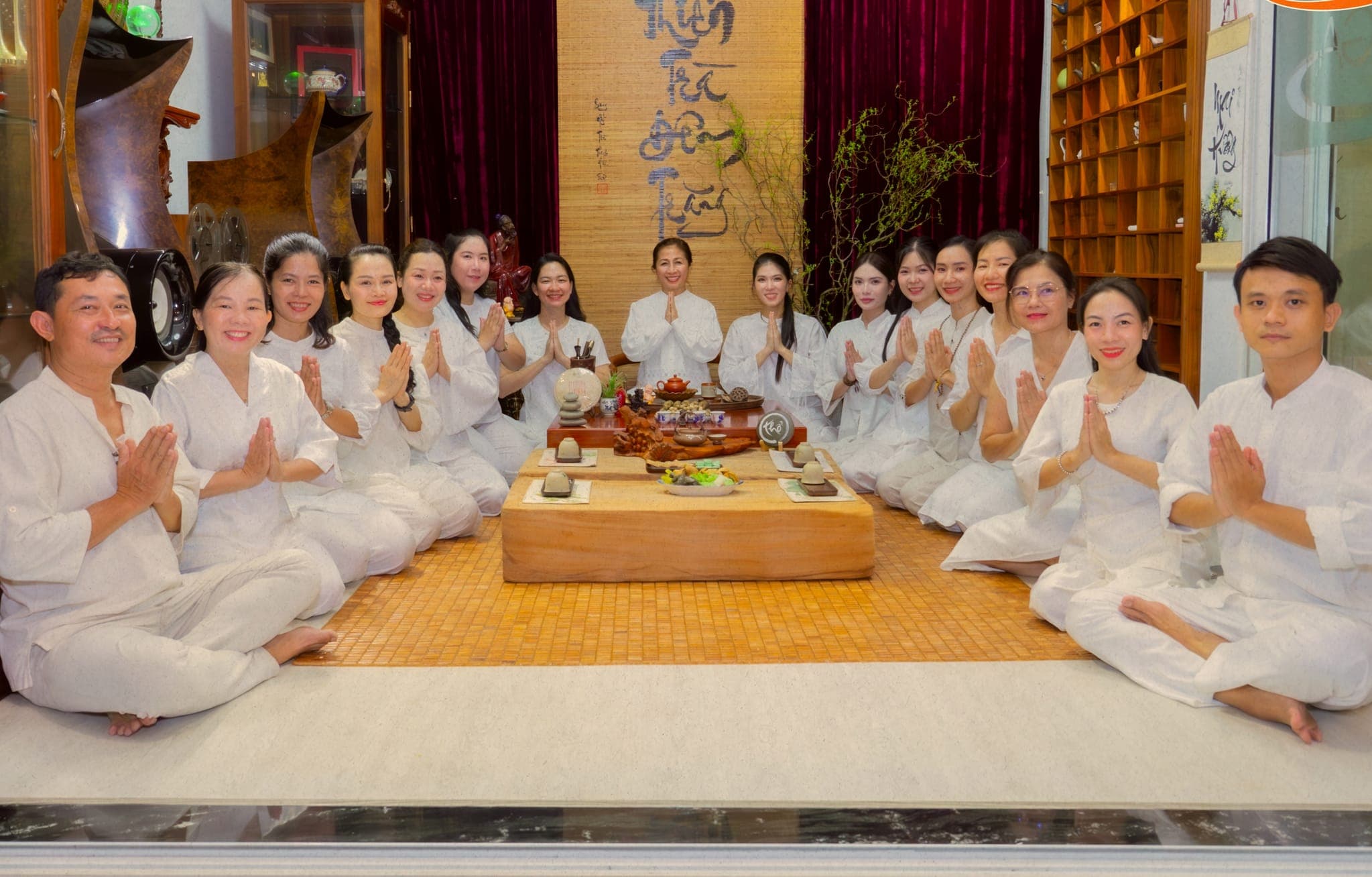 Đội ngũ Mermaid Yoga & Trà