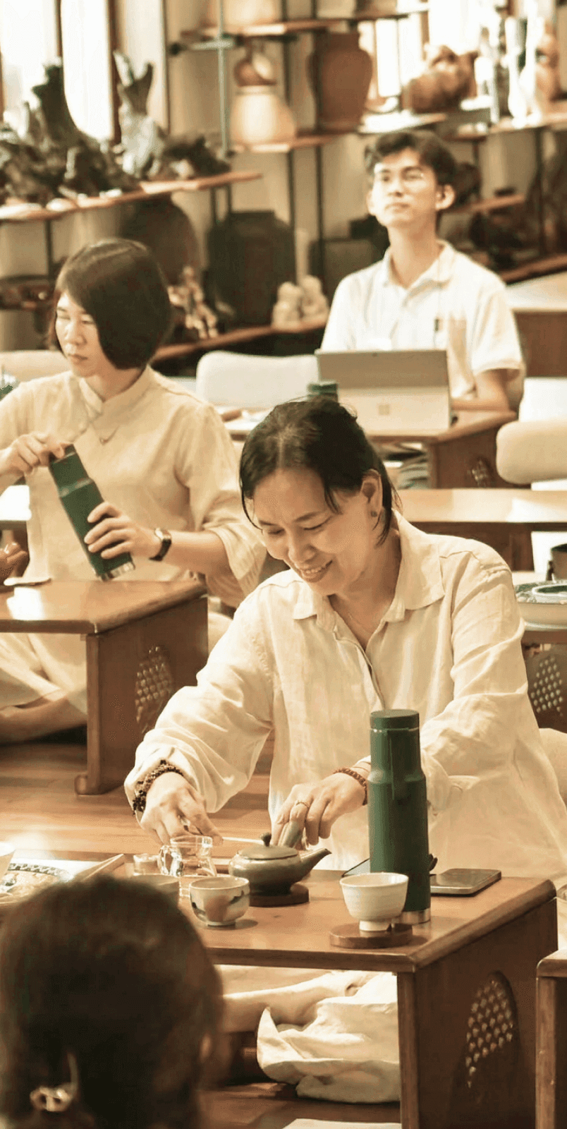 Lớp học nghệ thuật trà Việt