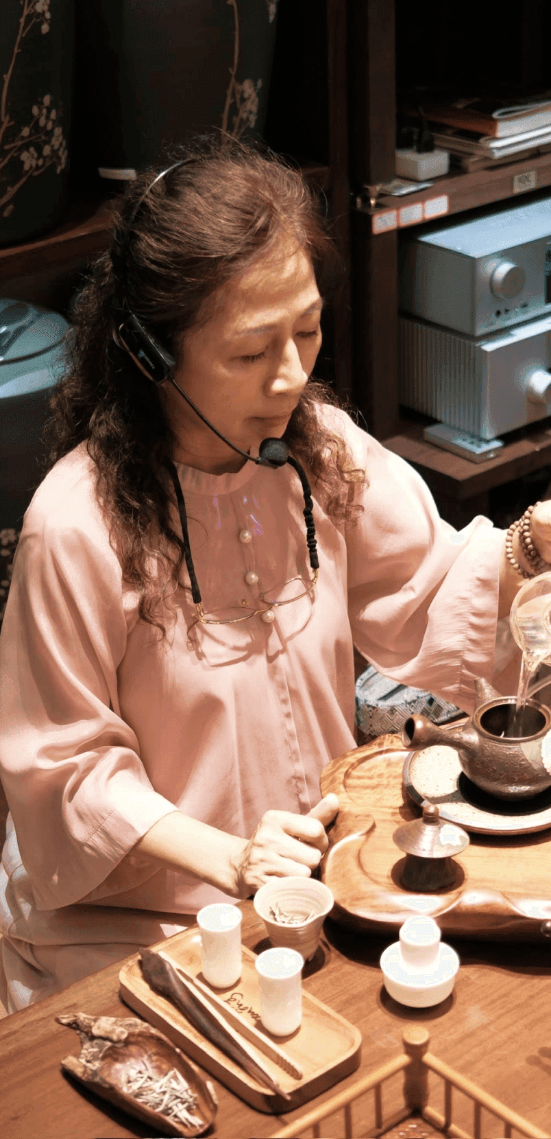 Không gian uống trà cùng hương tại Mermaid Trà