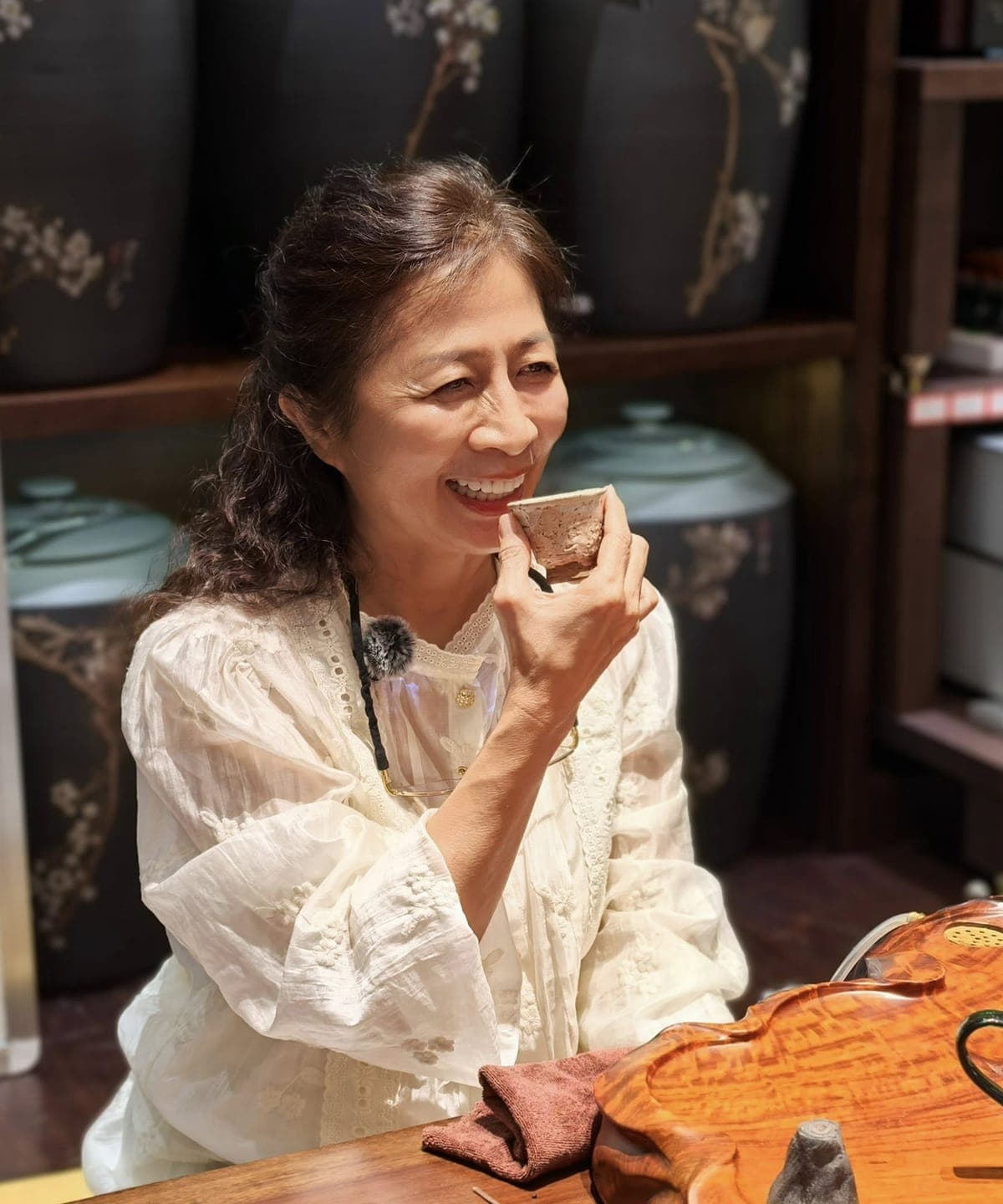 Hình ảnh yoga và trà thiền